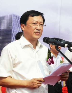 人物名片：易红（东南大学校长）