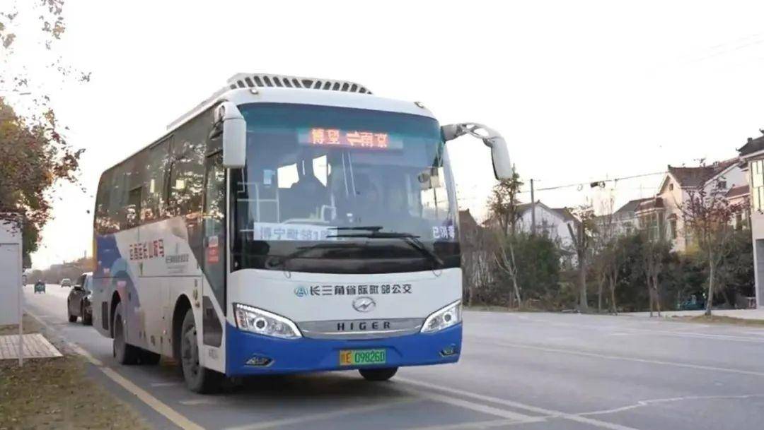 	“博宁毗邻1路”每天在南京江宁、马鞍山博望两地往返。南京日报/紫金山新闻记者 陈燕飞 摄