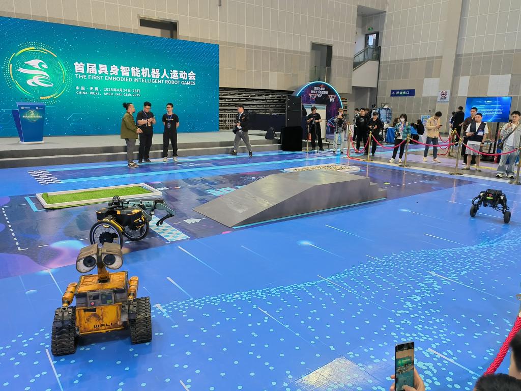 跑完“半马”还有运动会，机器人为啥都爱搞体育？